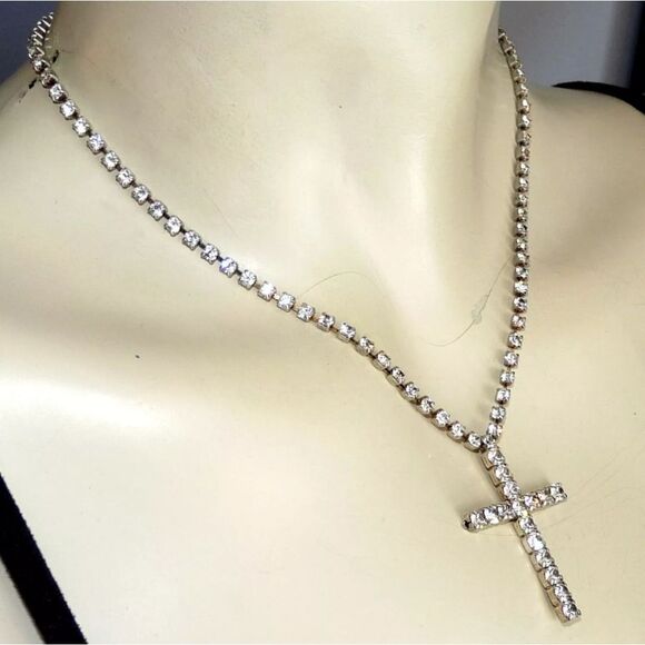 STUNNING AUTHENTIC VINTAGE PRONG SET DIAMANTE RHINESTONE CROSS PENDANT NECKLACE - Picture 5 of 11